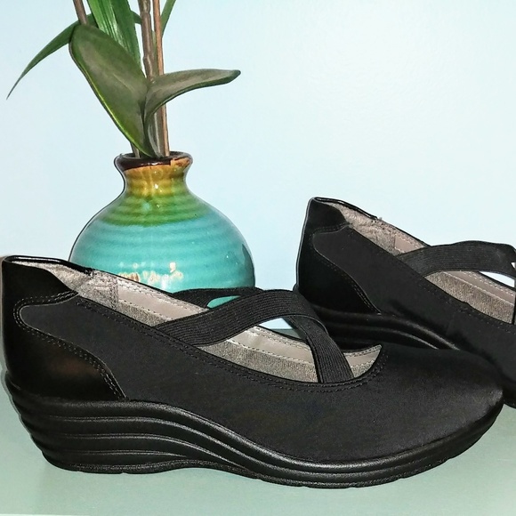 I ❤Comfort Wedge - Picture 2 of 6